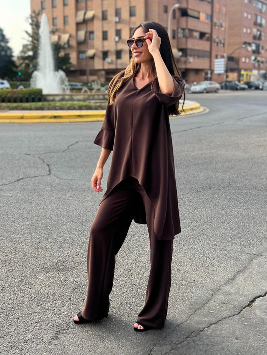 Conjunto túnica larga y pantalón en neocrepe marron chocolate