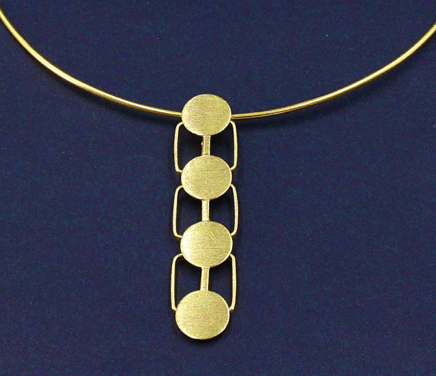 GANTE choker with gold-plated pendant