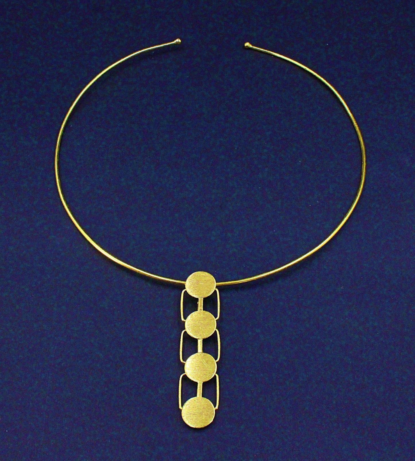 GANTE choker with gold-plated pendant